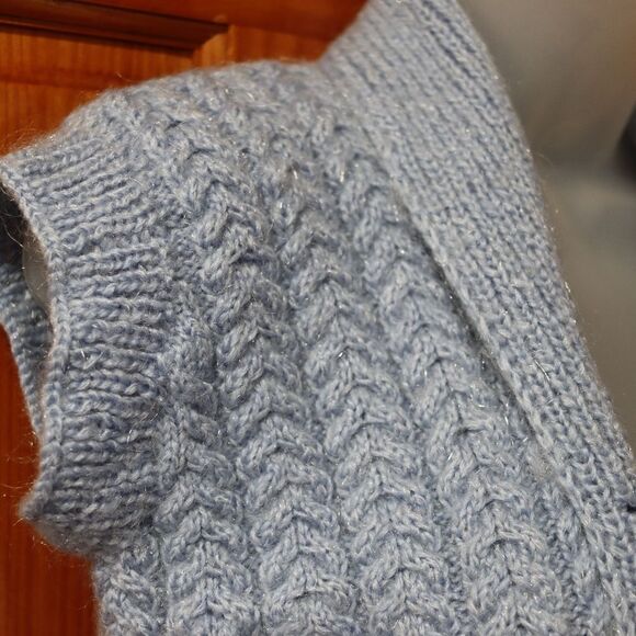 Y2K Baby Blue Sparkly Knit Sweater Vest Medium - Picture 5 of 8